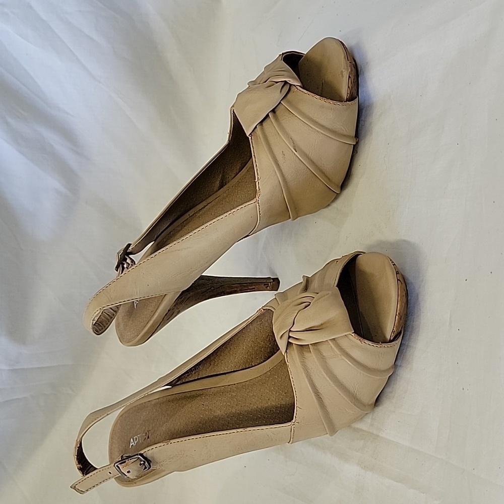 High heels - Picture 3 of 6